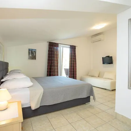 Apartmán Schoene In Mit Grossem Balkon By Interhome