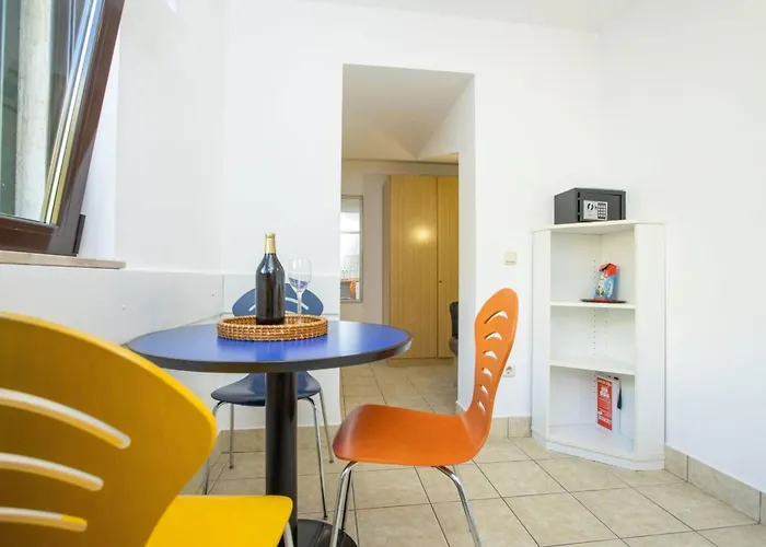 Schoene In Mit Grossem Balkon By Interhome Apartamento